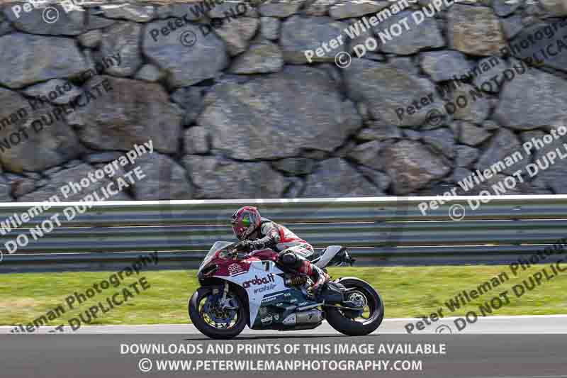 cadwell no limits trackday;cadwell park;cadwell park photographs;cadwell trackday photographs;enduro digital images;event digital images;eventdigitalimages;navarra;no limits trackdays;peter wileman photography;racing digital images;trackday digital images;trackday photos